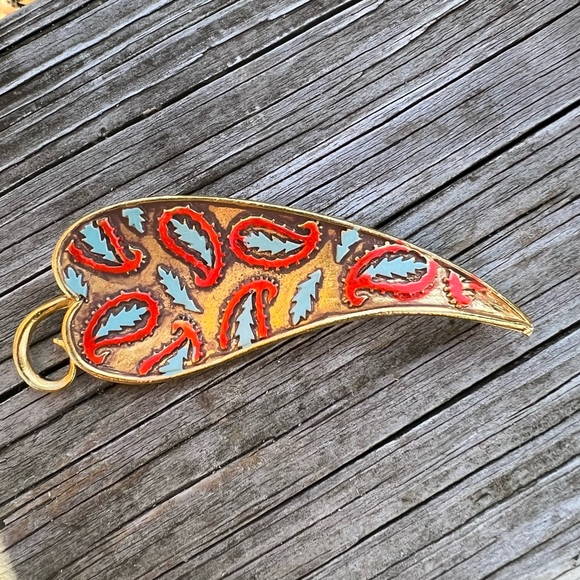 Karu Arke Jewelry Vintage Gold Tone Karu Arke Leaf Brooch 325